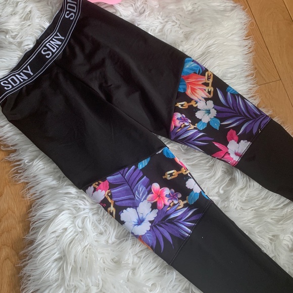 Workout pants - Picture 3 of 3